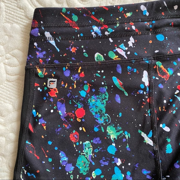Fabletics paint splatter crop pants - Picture 3 of 4